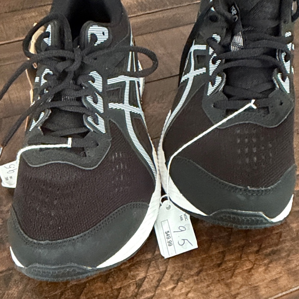 ASICS Black and White Athletic Sneakers men’s 9.5 - Picture 4 of 7